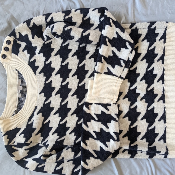 Gap Navy Wool Blend Houndstooth Sweater - Picture 3 of 6